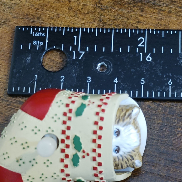1990 Hallmark Cards Christmas Wind Up Pin Kitten in Stocking - Picture 6 of 6